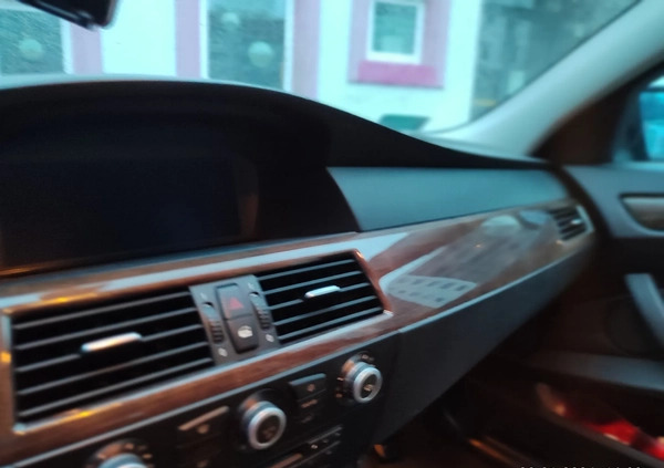 BMW Seria 5 cena 41200 przebieg: 267000, rok produkcji 2007 z Warszawa małe 137